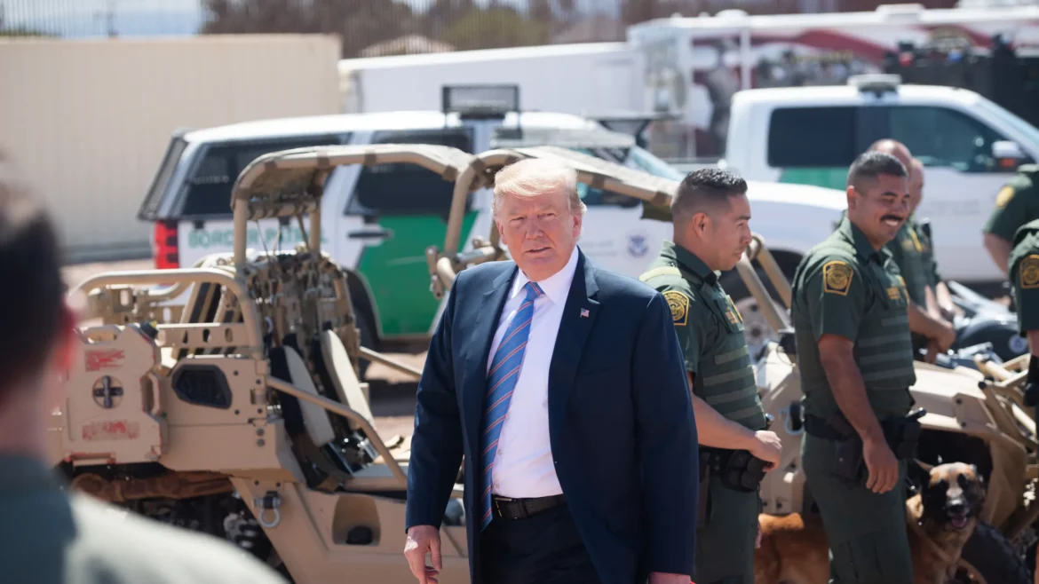 Trump Considers Deploying 10,000 Troops to US-Mexico Border, Memo Reveals
